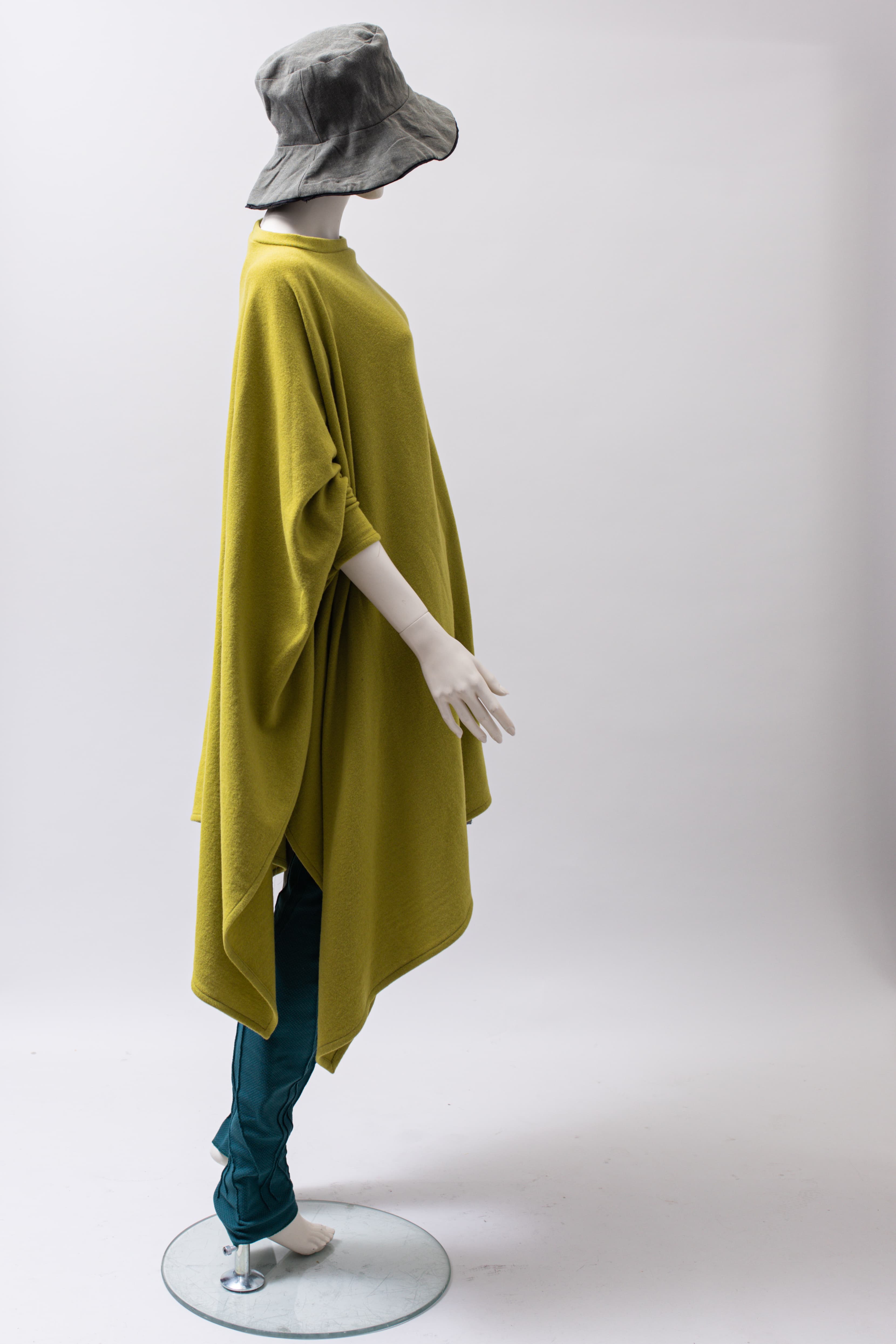 Ruvaak Poncho Ruvaak Poncho
