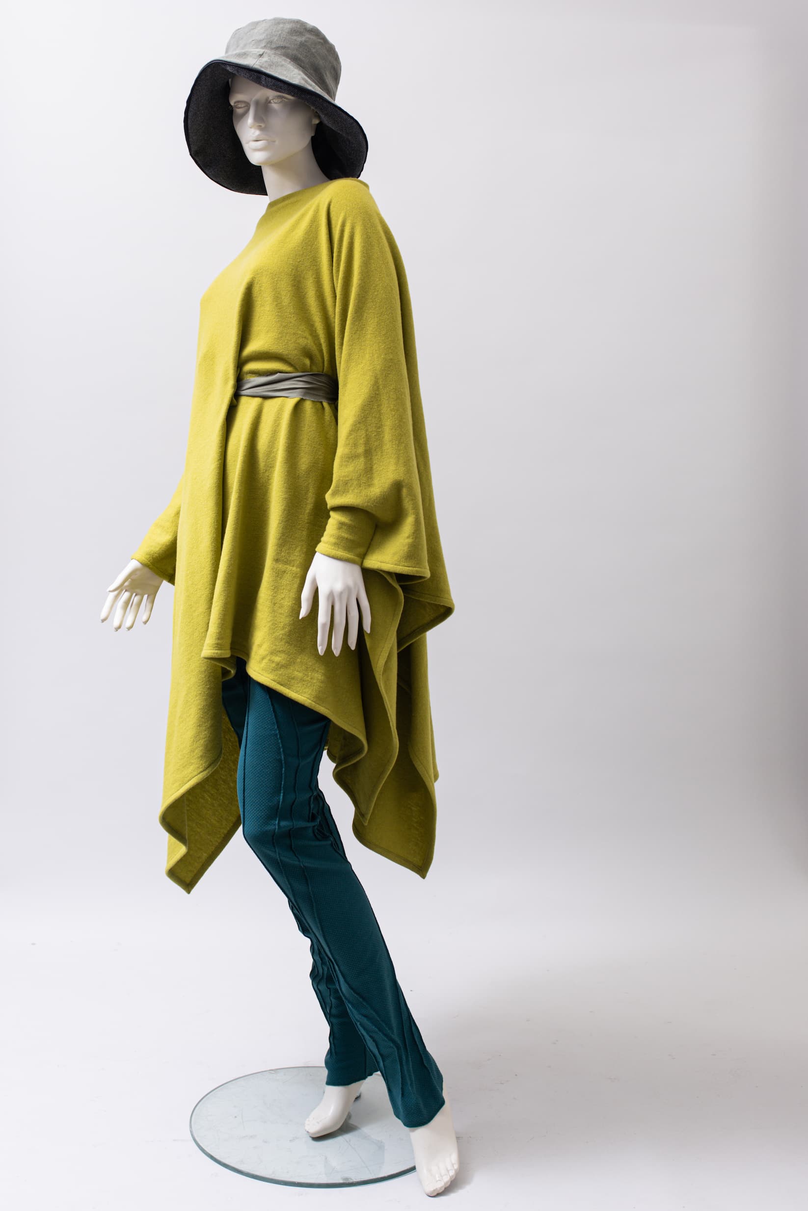 Ruvaak Poncho Ruvaak Poncho
