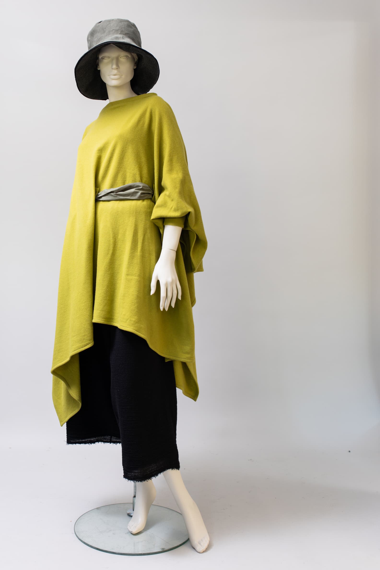 Ruvaak Poncho Ruvaak Poncho