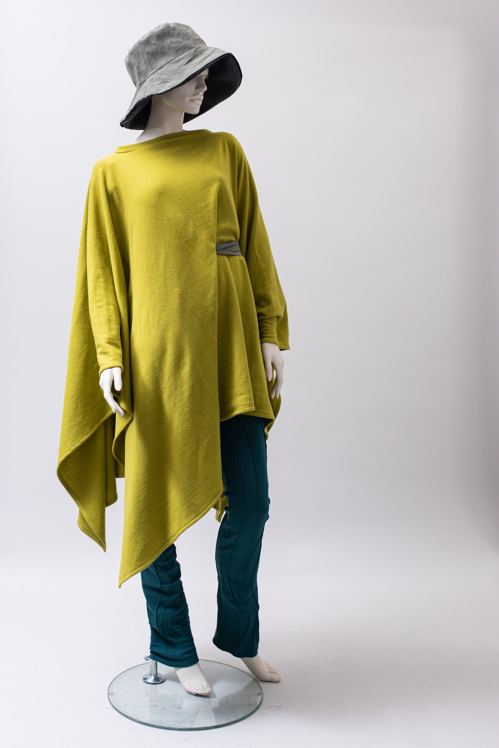Ruvaak Poncho Ruvaak Poncho