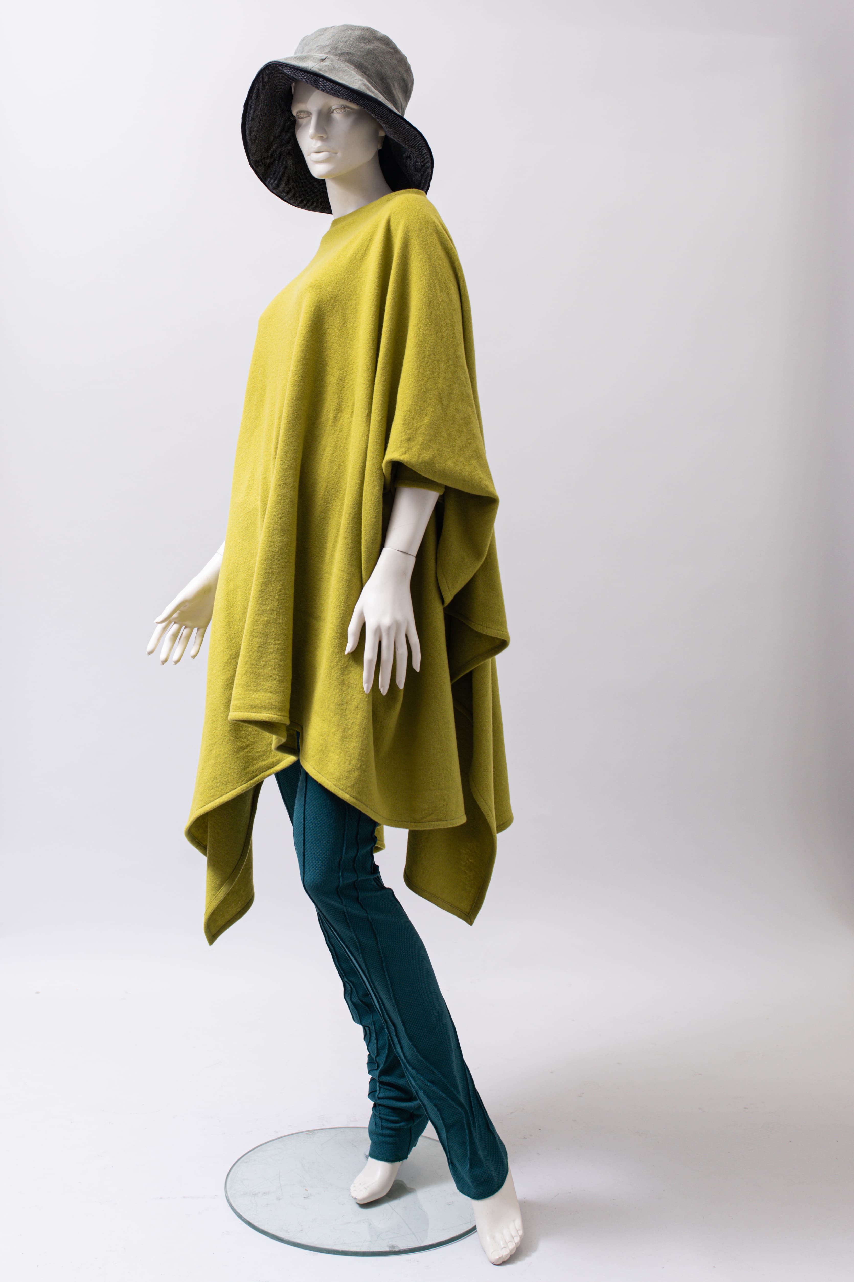 Ruvaak Poncho Ruvaak Poncho